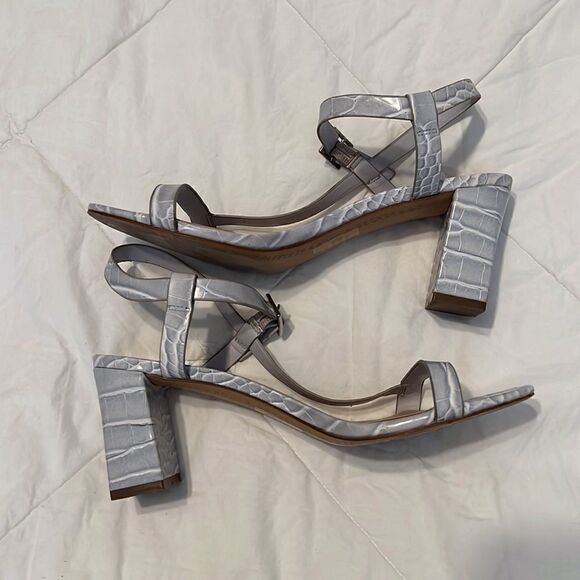 Bleecker & Bond Zagora size 8.5 Ice blue grey croc strappy sandals GUC No box - Picture 3 of 14